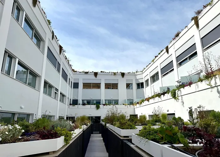 Apartamento With Private Courtyard - Colosseum & Forum *